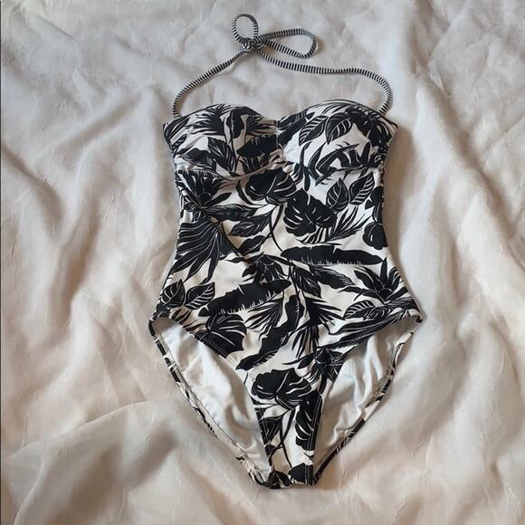 Old Navy black and white floral one piece swimsuit, xs - Picture 2 of 9
